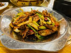 -休记光头香辣蟹干锅店(衣冠庙店)