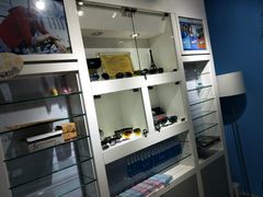 -提一眼镜·蔡司·依视路(小寨店)