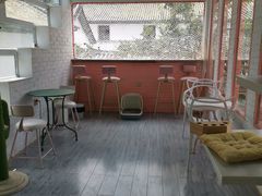 -喵屿·大理花园猫咖