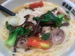 -蒙自源米线大王(东站店)