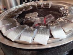 -围炉肉舍•炭烤活鳗•丹东海鲜烤肉(步行街店)