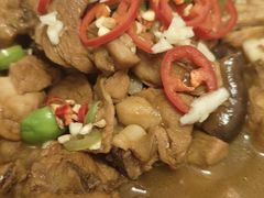 砂锅鸡腿煲-钰田大院·碳烤虹鳟鱼·怀柔地道农家菜(雁栖湖店)