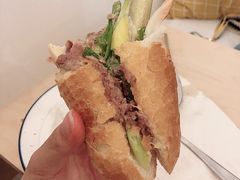 -Bánh Mì Huynh Hoa