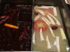 -百年川椒重庆老火锅(光谷店)