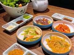 精品小菜-明洞阿姨·韩式酱蟹烤肉·创意料理(三元桥店)