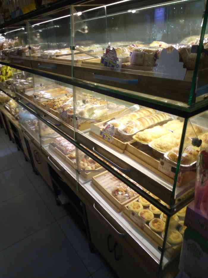 花旗蛋糕(凤城一路店)-"位置在凤城一路的路北边吃了十年了[调皮.