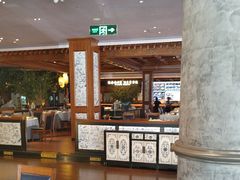 -八府香鸭·啫啫煲(华山路店)