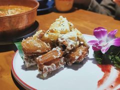 菠萝油条虾-觅山云南菜(泊富ICITY店)