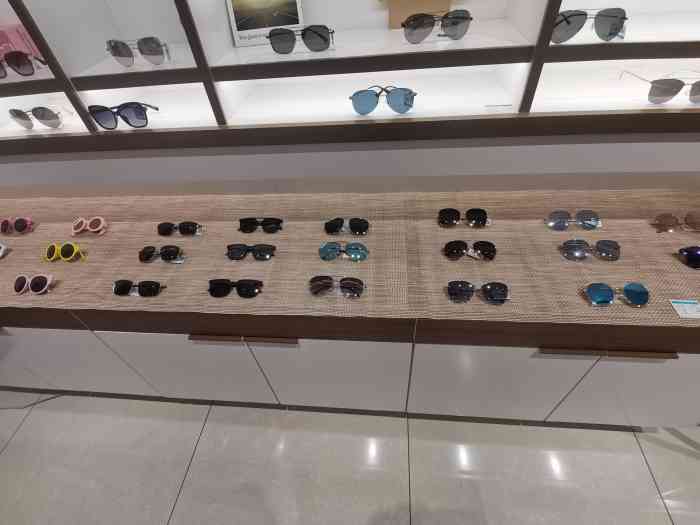 宝岛眼镜(昆明爱琴海瑞鼎城店)-"位于瑞鼎城爱琴海购物公园a馆负一楼