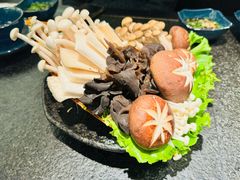 -湊湊火锅·茶憩(打浦桥日月光店)