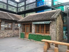 -百里峡七彩艺术小镇
