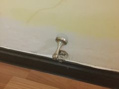 房门固定损坏-7天酒店·北京上地清河地铁站店