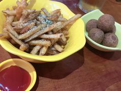 -BHC炸鸡(明洞总店)