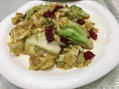 炝炒莲白-巴扎美食·新疆菜·西域歌舞表演餐厅(新疆大厦店)