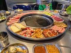 -哈哈碳都·牛肋条无限自助烤肉(台江万达店)