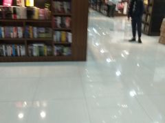 -新华书店(沙坪坝书城店)