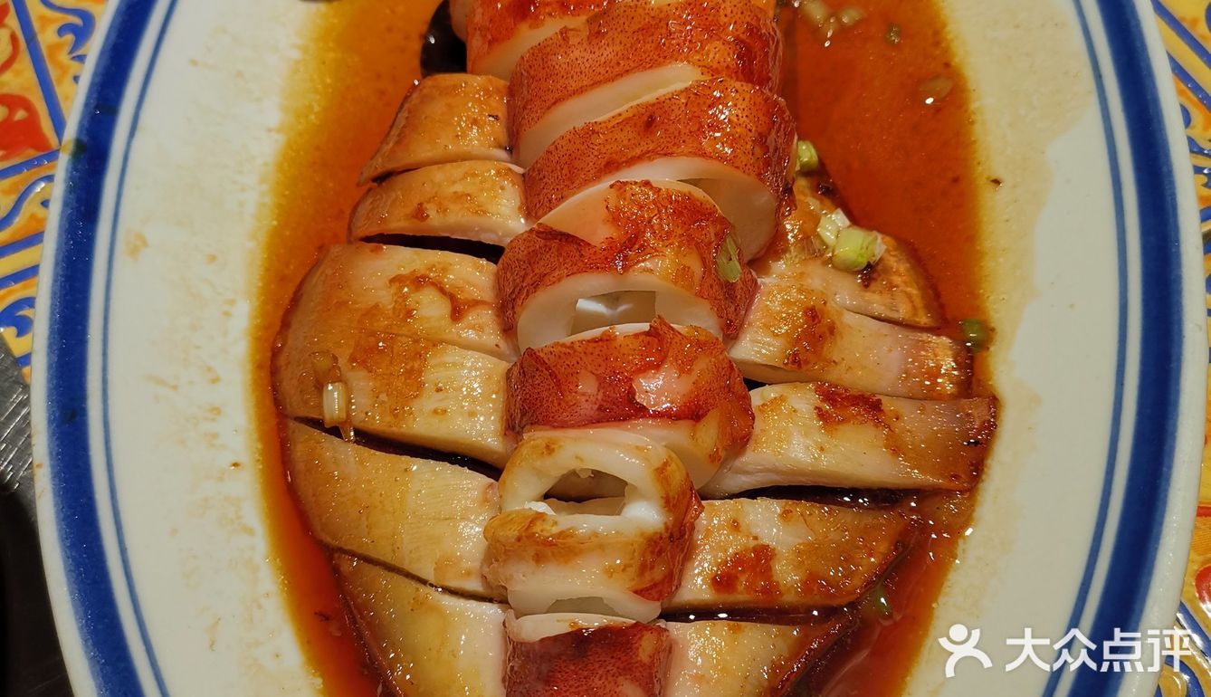 韭菜虾米很香，配点萝卜干，很爽口。重点说鸡肉