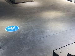 -adidas(印象城购物中心店)