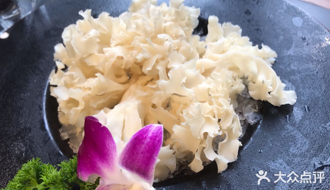 暗黑风系列装饰的连锁火锅店
