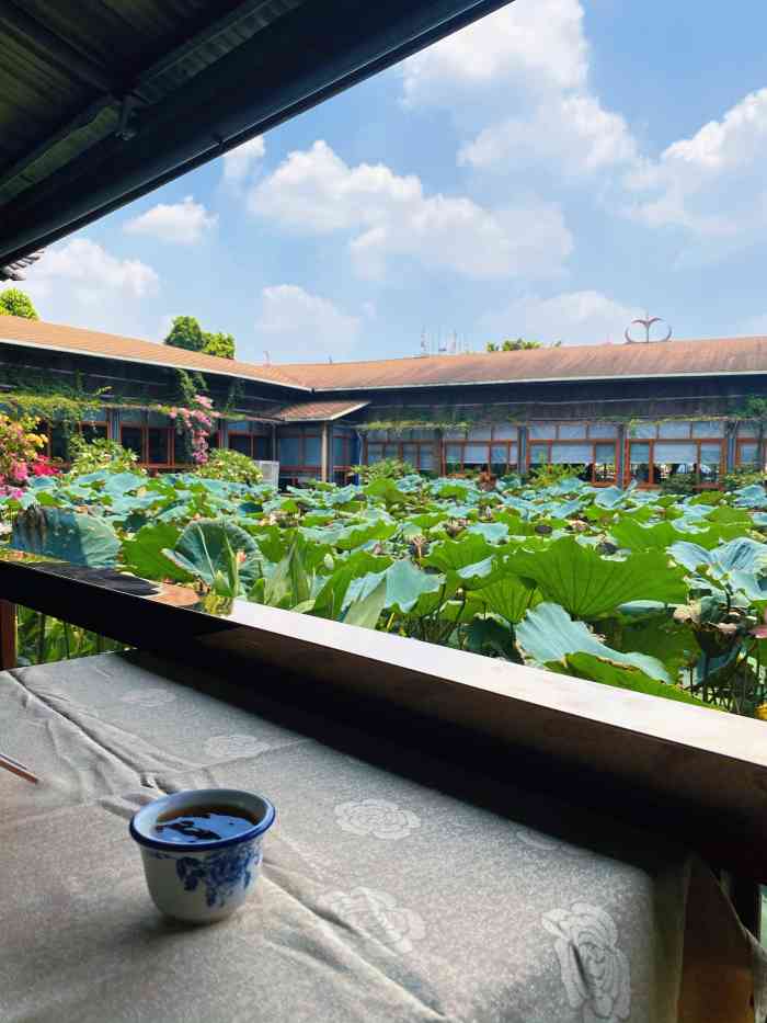 这店位置住好找在芳村茶叶市场附近听说生意不错所以