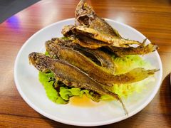 现炸秘制小黄鱼-谢记上海大排档(长寿路店)