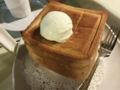 -新大咀港式茶餐厅(宝山万达店)