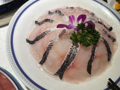 -茅草房·河畔园林火锅