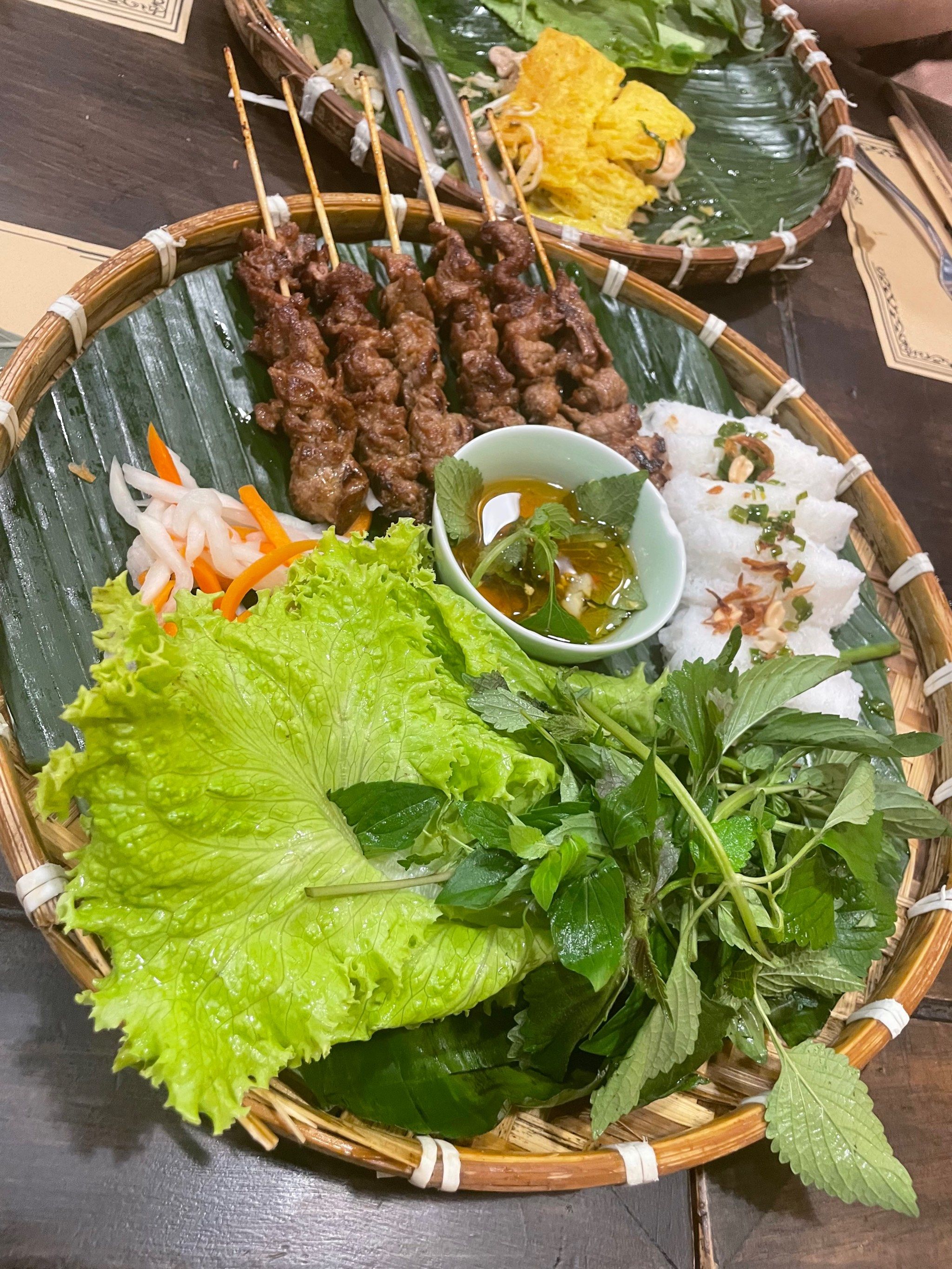 就是灵魂升天的好吃
在这里要特地为九层塔和紫苏叶以及香菜打call