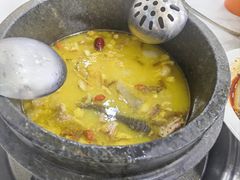 -南渝食府.墨脱石锅松茸鸡