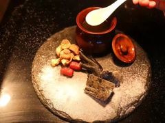 瓦罐煨汤-万达文华酒店·48F云端窗景美食汇自助餐厅
