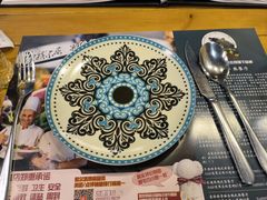 -米德维奇俄式西餐厅(西六道街店)