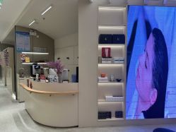 -Mentor Hair Salon