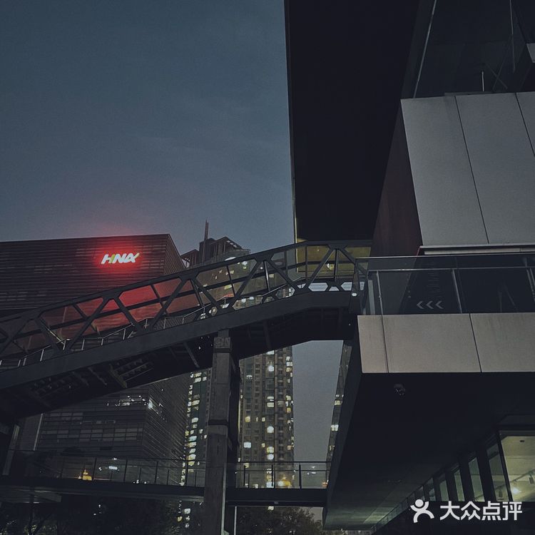 📸 拍照圣地｜滨江大道隐藏大片拍照点 艺仓美术馆