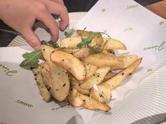 -JINNS锦时 steak&pizza(浸信会礼拜堂旧址店)