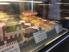 -红宝石·鲜奶小方·海派西点房(南丹店)