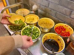 -拈签一笑黄牛肉辣卤串串