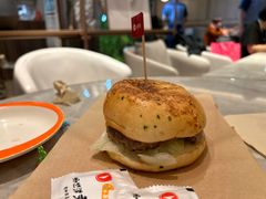 -必胜客(尹山湖歌林公园店)