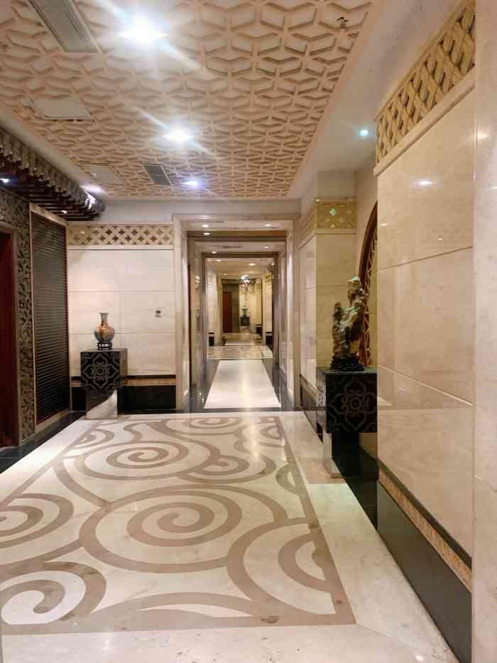 顺峰(顺景店)-"很久很久没来这儿吃饭了.搞活动又来试试.