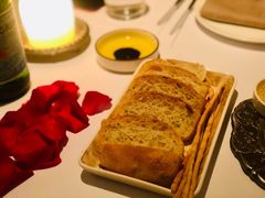 餐前面包-壳里西餐厅Coquille Seafood Bistro(蒙自路店)