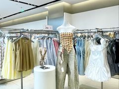 -URBAN REVIVO(七宝领展广场店)
