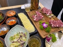 -臻牛烤肉