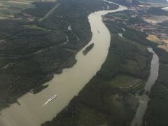 -维也纳国际机场