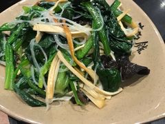 -亮亮面馆(经六路店)