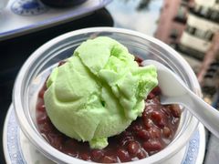 红豆沙雪球-百花传统甜品店(原址店)