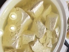 -石磨豆花家常菜·牦牛排土火锅