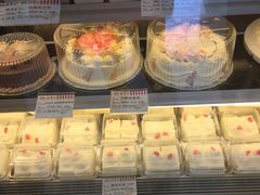 -红宝石·鲜奶小方·海派西点房(金杨店)