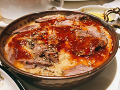 热的鹰嘴豆泥酱上边加羊肉-Pasha帕夏土耳其餐厅(南昌路店)