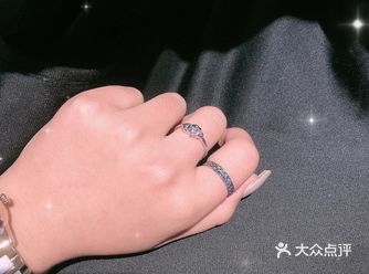 想办一场室外婚礼啊阿啊 跟策划师聊了一下午决定选用这