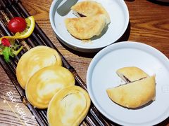 玫瑰鲜花饼-云海肴·汽锅鸡·云南菜(美罗城店)