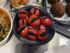 -W COLLECTIVE  DESSERT SHOP